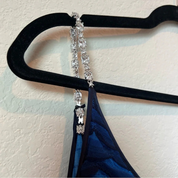 St John wave print Crystal Embellished Straps - Picture 4 of 8